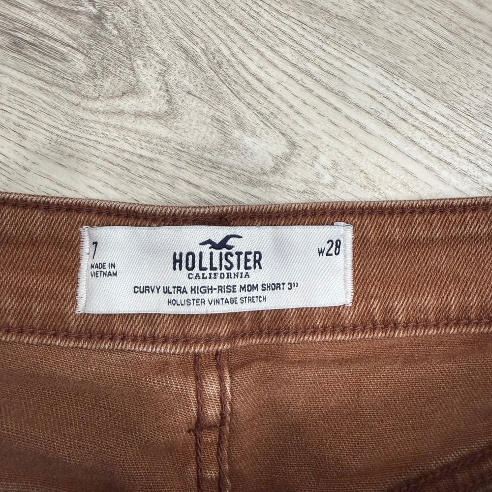 Hollister Brown Curvy Ultra High-Rise Mom Shorts Size 7 W28 Frayed Hem Stretch - Picture 2 of 6